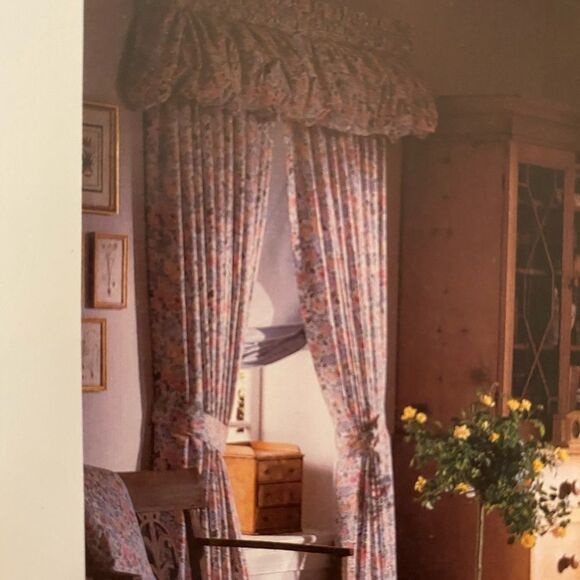 *Laura Ashley* VTG NEW Chic Floral Valance 85x35” Classic & Chic Coquette 🌺 - Picture 5 of 10